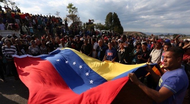Maioria de brasileiros que vivem na Venezuela não quer deixar o país