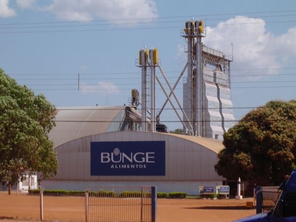 Bunge realiza leilão de equipamentos em Rondonópolis e região