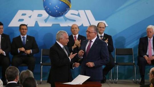 Reajuste pode ser anunciado em abril ou maio, diz novo ministro