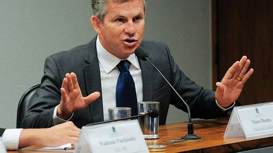 Governador rebate manifesto da educação 