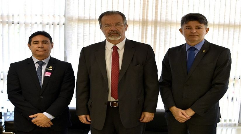 Medeiros cobra ministro Jungmann ações de integração das forças de segurança de fronteira