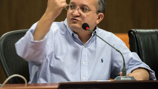 Taques se compromete regularizar salário de engenheiros em concursos públicos