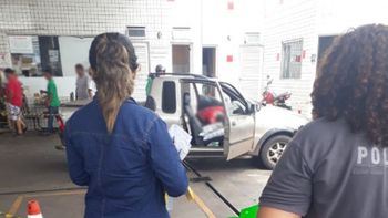Homem mata marido da ex-mulher e a sequestra em posto de combustível 