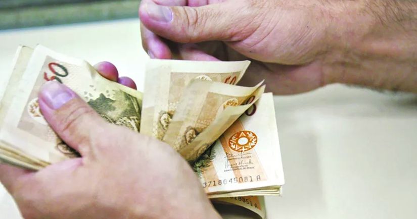 Pagamento de 13º salário em deve injetar R$ 3,3 bilhões na economia de MT