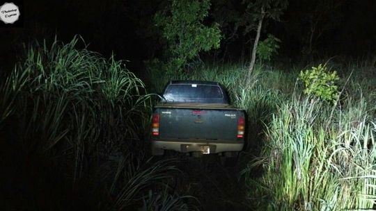 Homem com tornozeleira eletrônica é flagrado com caminhonete roubada