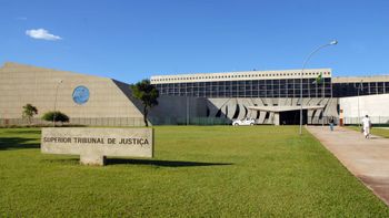 Inquéritos sobre esquema dos grampos passam ao STJ