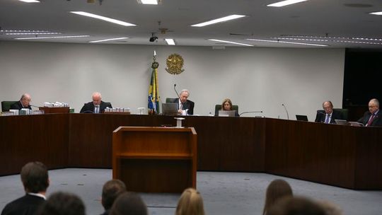 STF absolve Gleisi e Paulo Bernardo de corrupção e lavagem