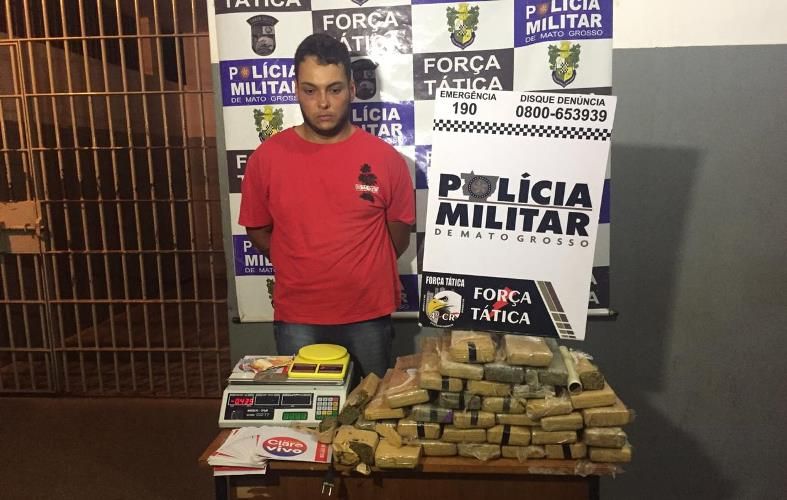 Homem é preso com 32 tabletes de maconha em local usado para venda de espetinho