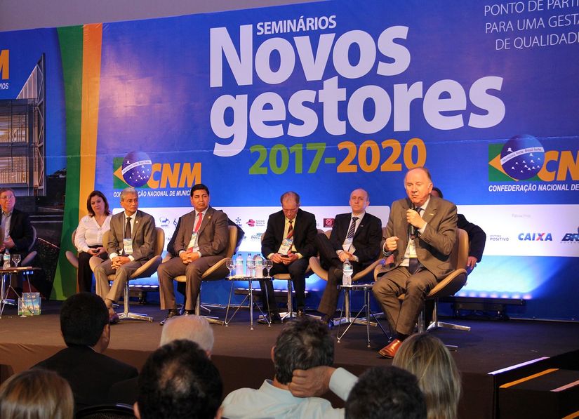  Prefeitos eleitos de Mato Grosso participam de  seminário nacional 