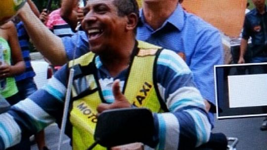 Wilson corre atrás de votos e tenta emplacar no segundo turno