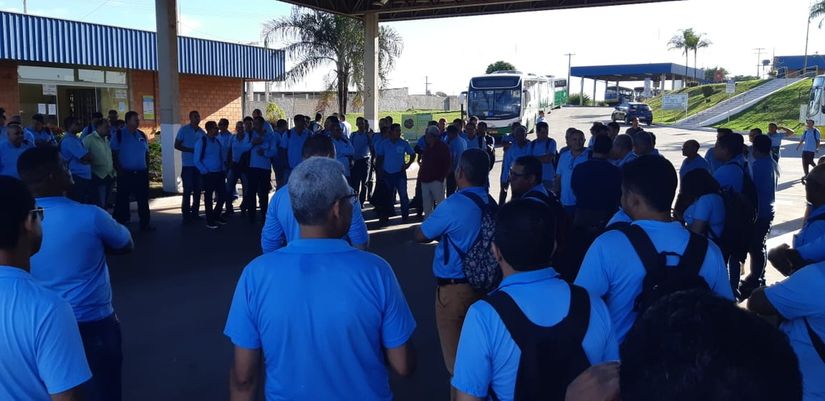 Motoristas do transporte coletivo fazem paralisação em Cuiabá e Várzea Grande