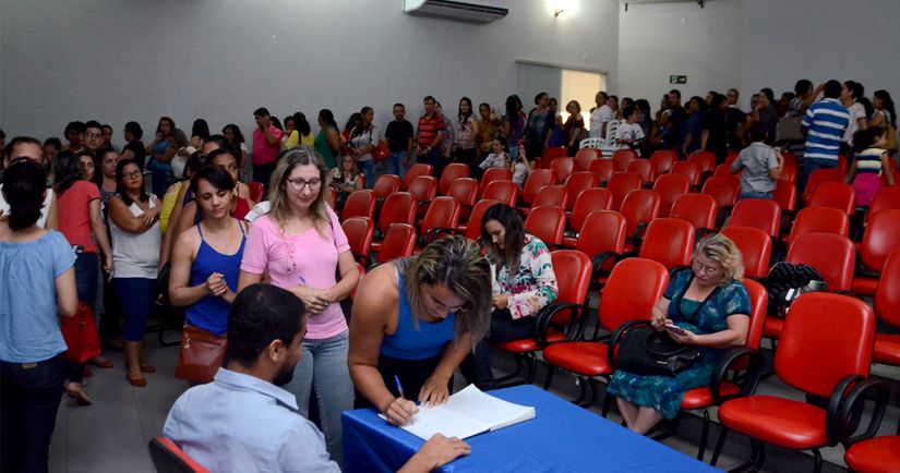 Servidores da Semed abrem mão de rateio de dívidas e garantem aumento real