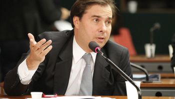 Ministro do Supremo libera candidatura de Maia à reeleição na Câmara