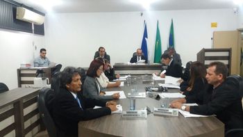 Vereadores querem apurar esquema no fornecimento de combustíveis em Pedra Preta