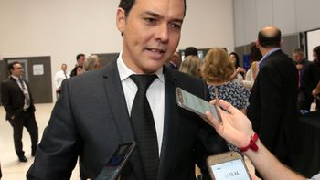 Lúdio Cabral afirma que governo tem recursos para atender professores