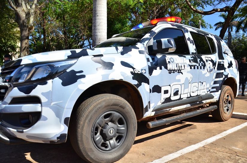 Menores são flagrados com droga em carrinho de bebê durante evento