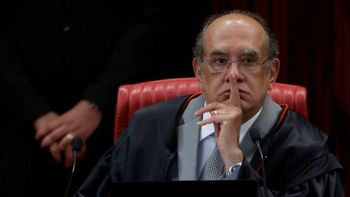 População protocola no Senado pedido de impeachment contra Gilmar Mendes
