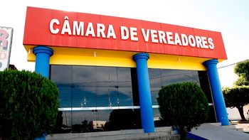 Briga entre vereadores durante sessão vai parar na delegacia em MT