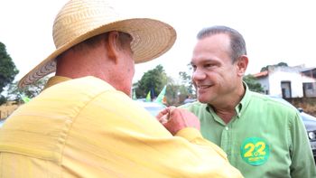 Wellington visita feira de Cáceres e defende agricultura familiar