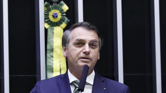 Apesar das críticas, Bolsonaro sinaliza que adotará medidas polêmicas