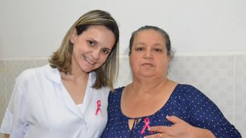 HR realiza ações de conscientização e prevenção do câncer de mama com pacientes e funcionários