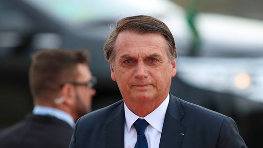 Bolsonaro elogia coordenador do Enem e critica doutrinação em escolas