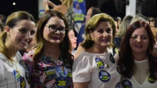 Esposa de Mauro lidera encontro com mulheres