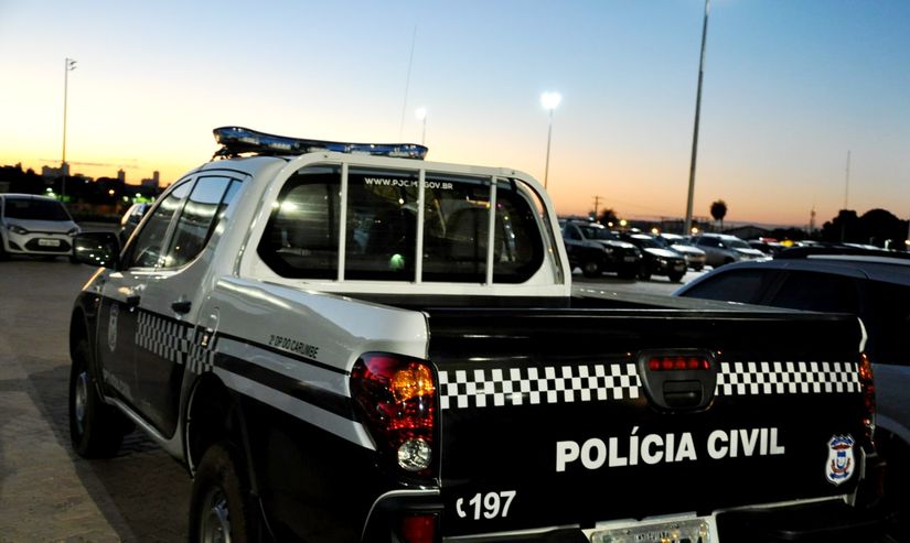 Ex atira na boca de mulher no meio da rua e foge após disparo em MT 