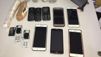 Mulheres de detentos são flagradas com celulares e drogas durante operação em MT