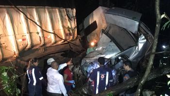 Acidente envolvendo carro e caminhão deixa 4 pessoas mortas na MT-358