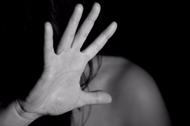 Número de mulheres vítimas de abuso sexual e violência doméstica cresce no Brasil