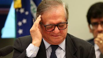 No Twitter, Bolsonaro e Vélez Rodríguez desmentem jornalista