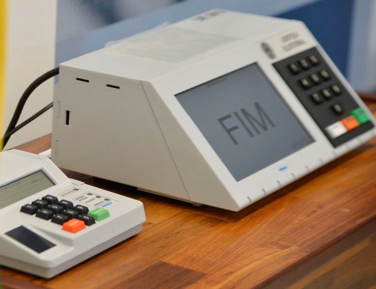Prazo para regularizar título de eleitor termina quarta-feira (9) 