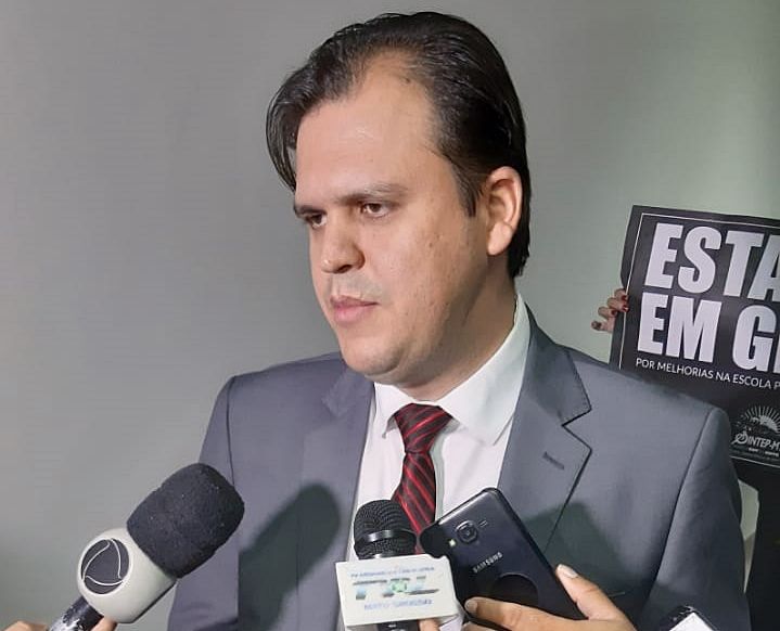 Thiago Silva pede ao governo que reveja corte do ponto de professores grevistas