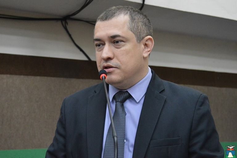 Oposição exige fim de contrato e devolução de R$ 73 mil em Cuiabá