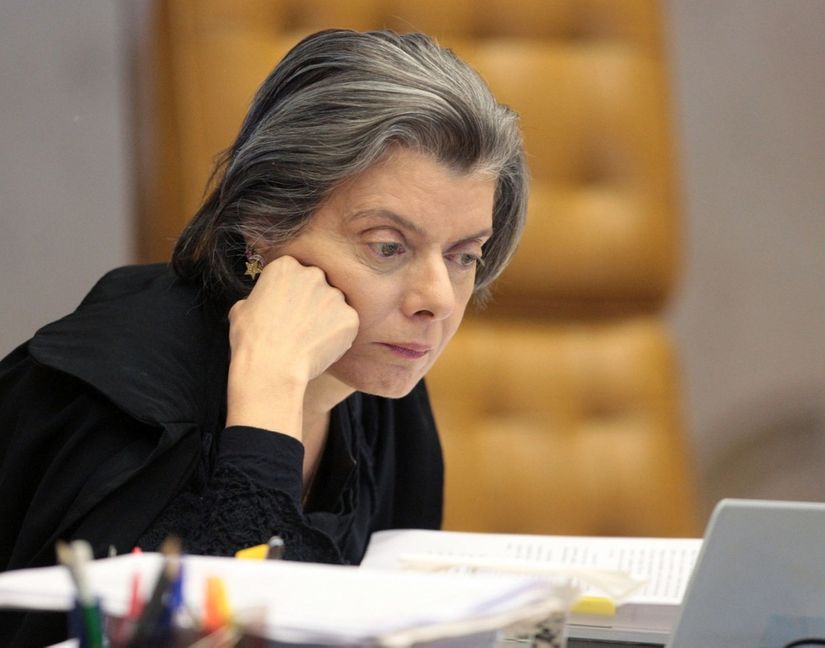Cármen Lúcia diz que espera feriado sem novidades maiores no país