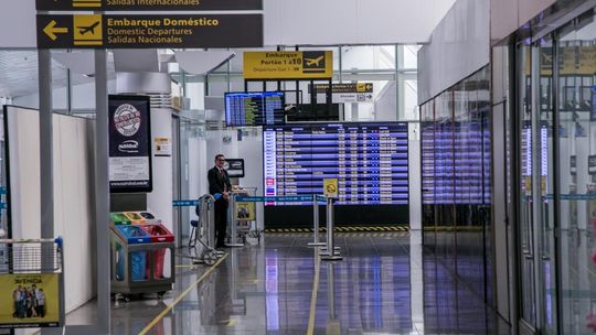 Procon estadual alerta consumidores que compraram passagens com a Avianca