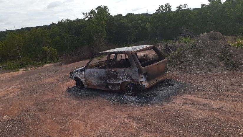 Polícia identifica corpo encontrado carbonizado dentro de carro