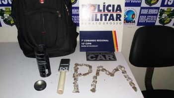 Homem é preso vendendo drogas na porta de escola em MT