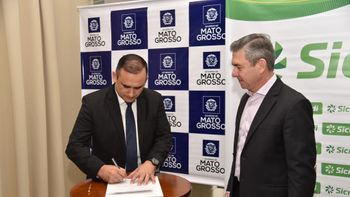 Governo assina convênio com Sicredi para oferecer linha de crédito consignado