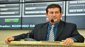 Vereador cobra explicações por aumento abusivo de água, porém Sanear se cala