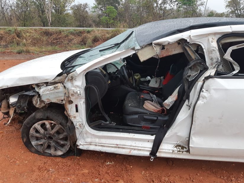 Homem morre e esposa e filho ficaram feridos em acidente na BR-070