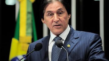 Eunício Oliveira é eleito presidente do Senado 