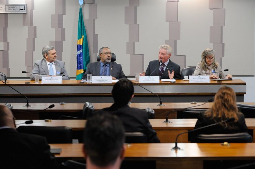 Proposta que muda cálculo de dívidas estaduais é defendida em debate na CDH