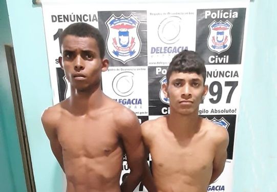 Indivíduos capotam com carro roubado e são presos em flagrante