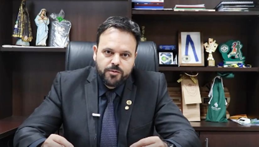 Deputado grava vídeo e critica prefeito por menosprezo Santa Casa