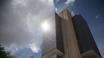 Mercado financeiro eleva estimativa de inflação para 4,3% este ano