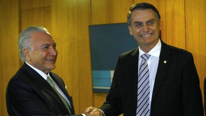 Governo Temer sugere a Bolsonaro PEC da Previdência até 15 de janeiro