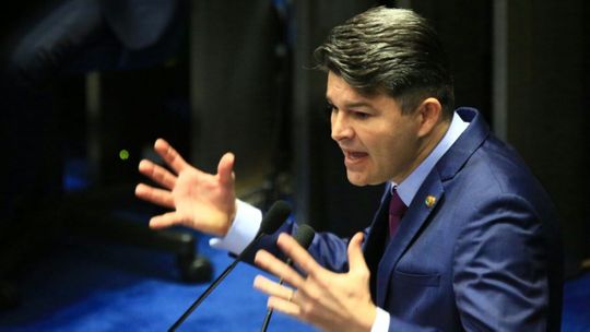 Medeiros cobra pagamento do FEX em reunião com ministros