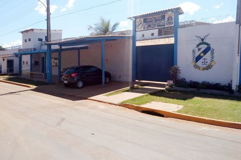Mulher é presa ao ser flagrada tentando entrar em presídio com droga na vagina 